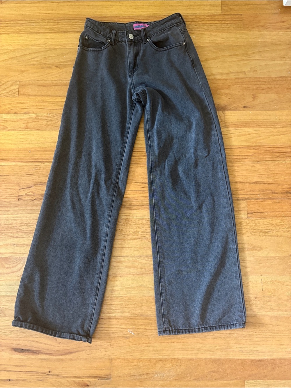 Women’s  Black Straight-Leg Jeans